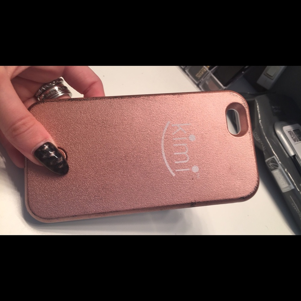 Cases - Picture 6 of 6